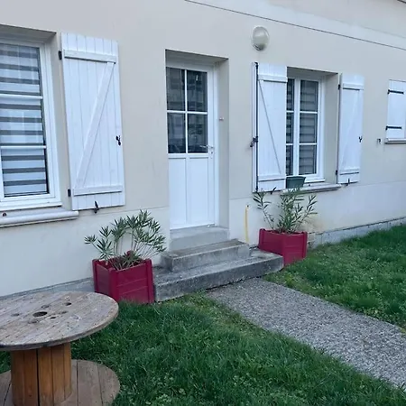 Centre Pierrefonds Superbe Appartement + Parking Exterior foto